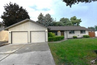Building Photo - 215 E Mango Dr