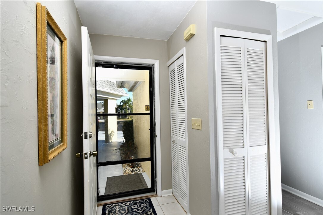Foto del edificio - 10 Regency Ct
