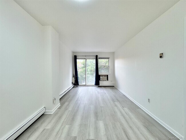 Foto del edificio - 88-11 53rd Ave