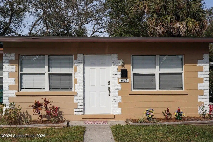 Foto principal - 614 Shady Ln