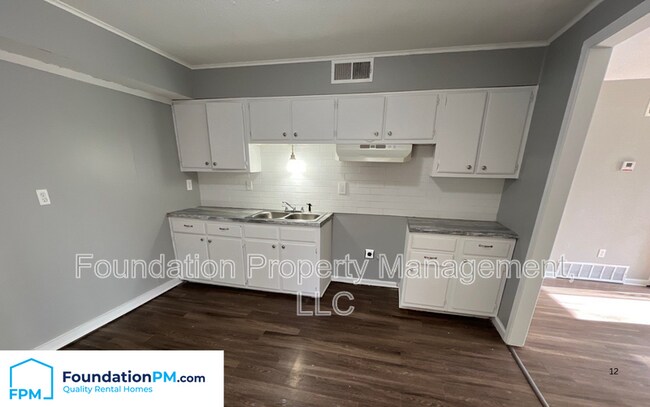 Foto del edificio - 4572 Spring Glen Dr