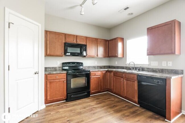 Building Photo - 1918 Newcomb Dr, Whitsett, NC 27377