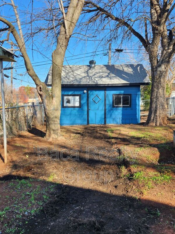 Building Photo - 630 S Lester Ln