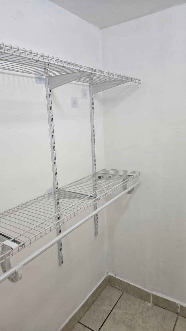 Foto del edificio - 2252 SW 10th St