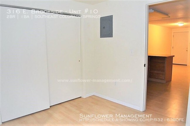 Building Photo - 316 E Brookside St