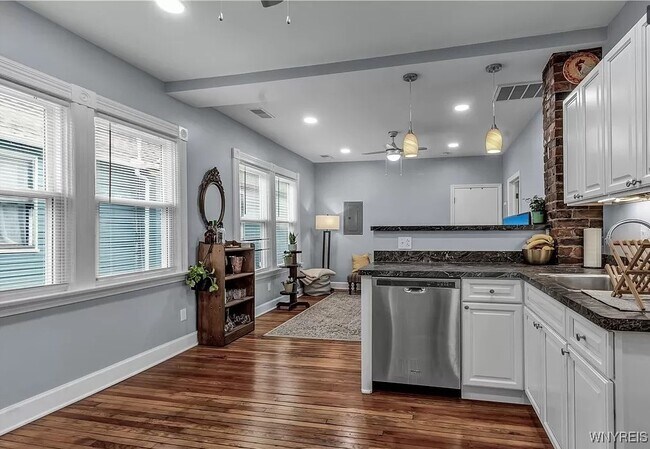 Foto del edificio - 378 Breckenridge St