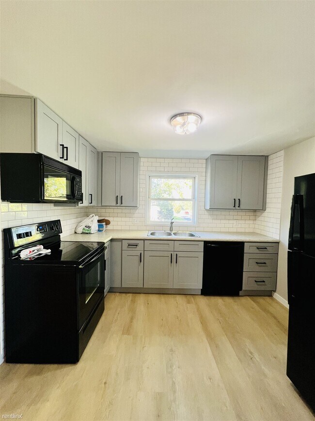Building Photo - 2 br, 1 bath House - 302 South Harrison St...