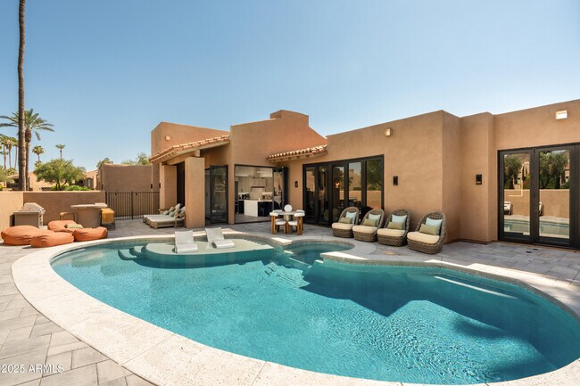 Foto del edificio - 4440 E Camelback Rd