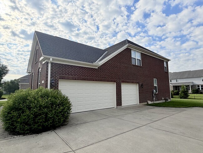 Foto del edificio - 3137 Broadstone Dr