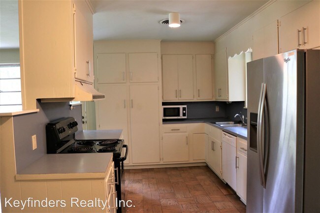 Building Photo - 3 br, 2 bath House - 5865 Chandler Drive