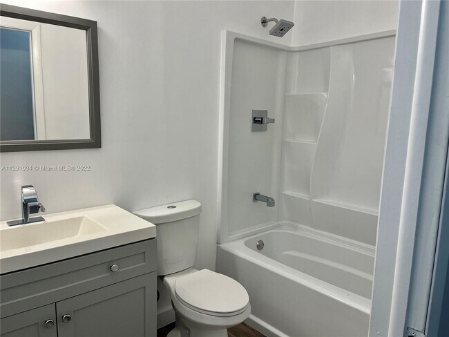 3091 Griffin Rd Unit Apt photo'