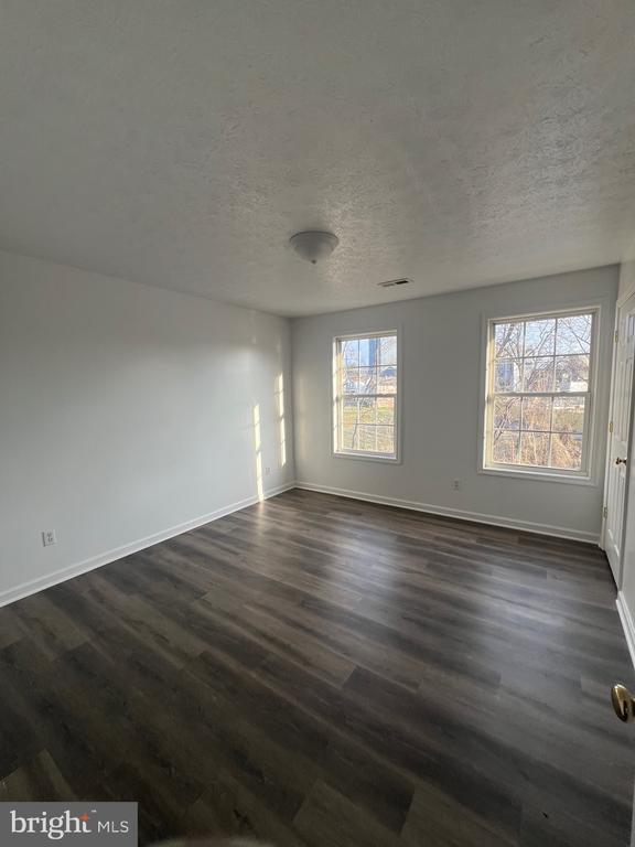 Foto del edificio - 637 E Spencer St