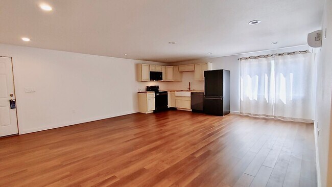 Photo - 9938 SW Terwilliger Blvd Apartment