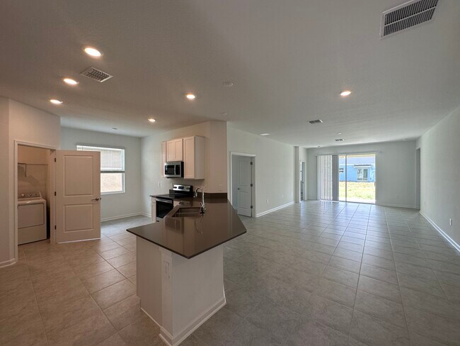 Foto del edificio - 909 Jackson Ave