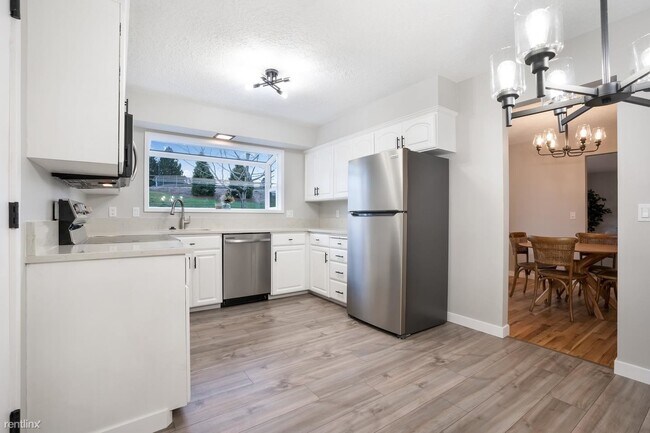 Building Photo - 1 br, 1 bath House - 13665 Sw Parkway Wond...