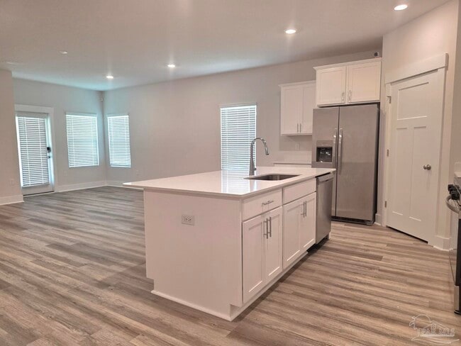 Foto del edificio - 4659 Eider Rd