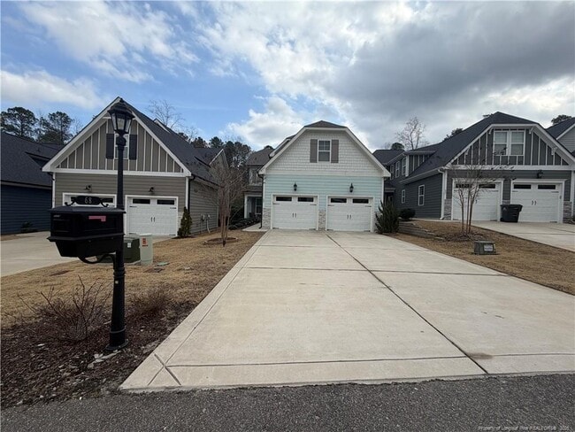 Building Photo - 68 Spruce Holw Cir