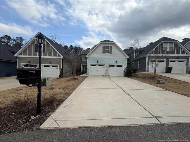 Foto del edificio - 68 Spruce Holw Cir