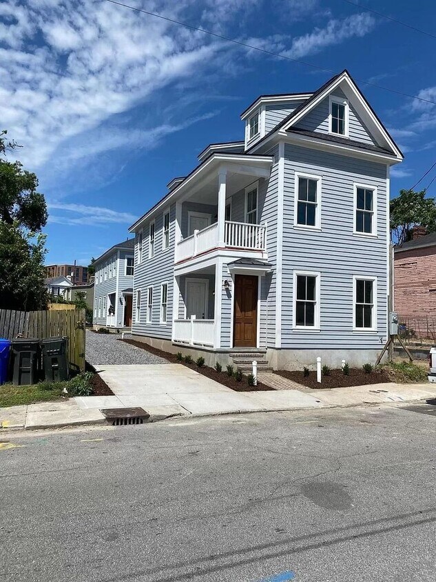 Primary Photo - 9 Hanover St