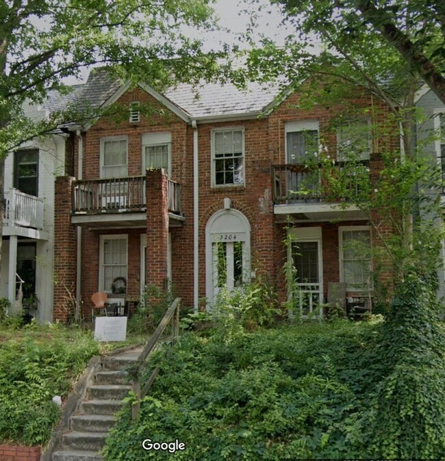 Building Photo - 3204 Stuart Ave