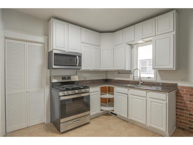 Foto del edificio - 1020 Wilson Ave