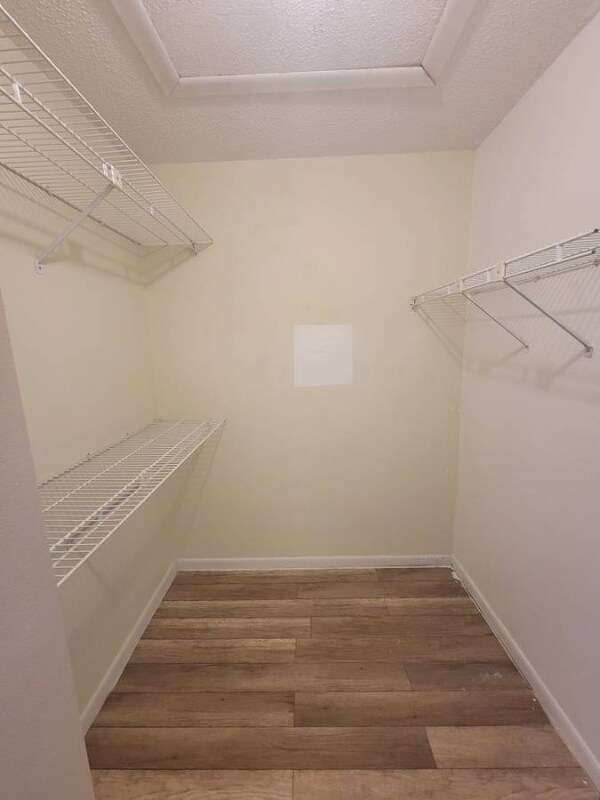 Building Photo - 5251 Vineland Rd