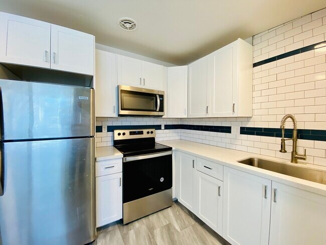 Building Photo - 1/2 Off First Full Month's Rent Move In Special! Spacious design meets modern living in this priv...