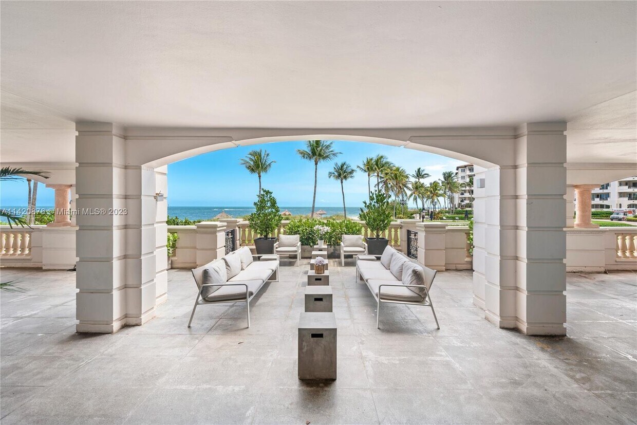 Foto principal - 7716 Fisher Island Dr