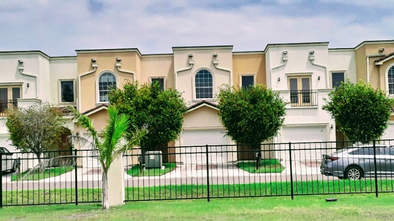 Primary Photo - 3828 W Daffodil Ave