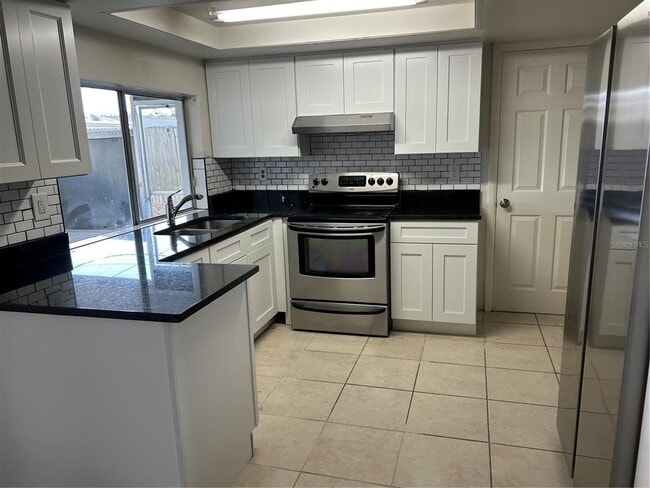 Building Photo - 3310 Jamestown Dr