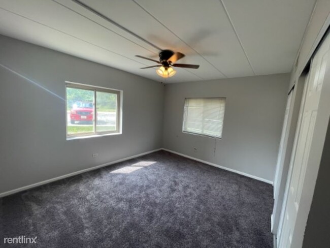 Building Photo - 2 br, 1 bath Condo - 3010 171st.