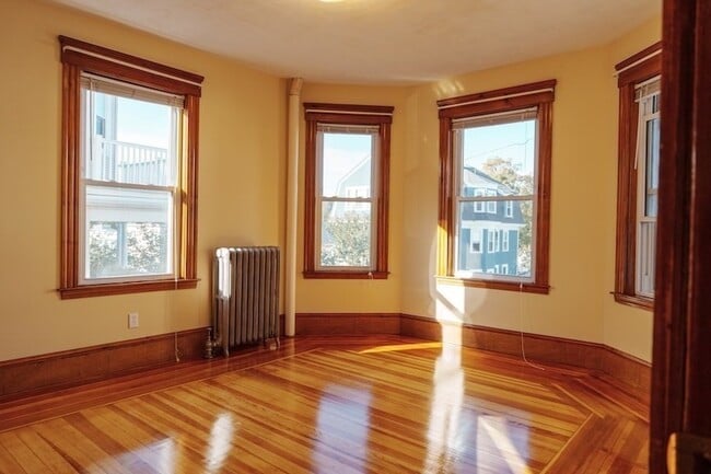 Building Photo - 45 Montvale St