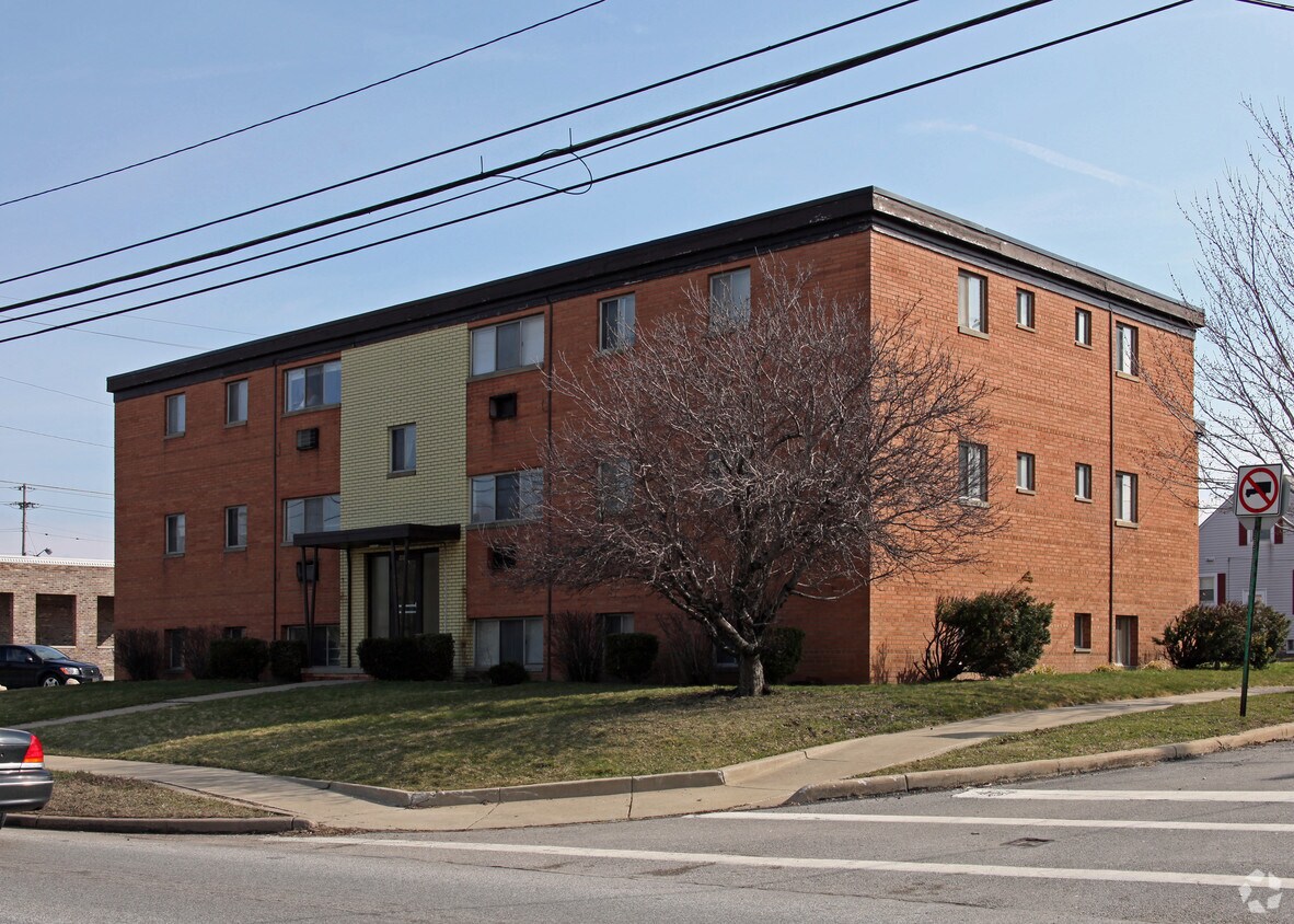 Primary Photo - 4655 Ridge Rd