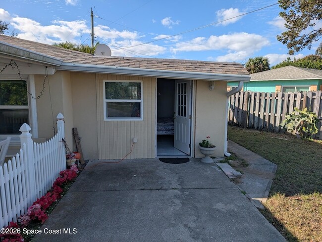 Foto del edificio - 2050 N Shannon Ave