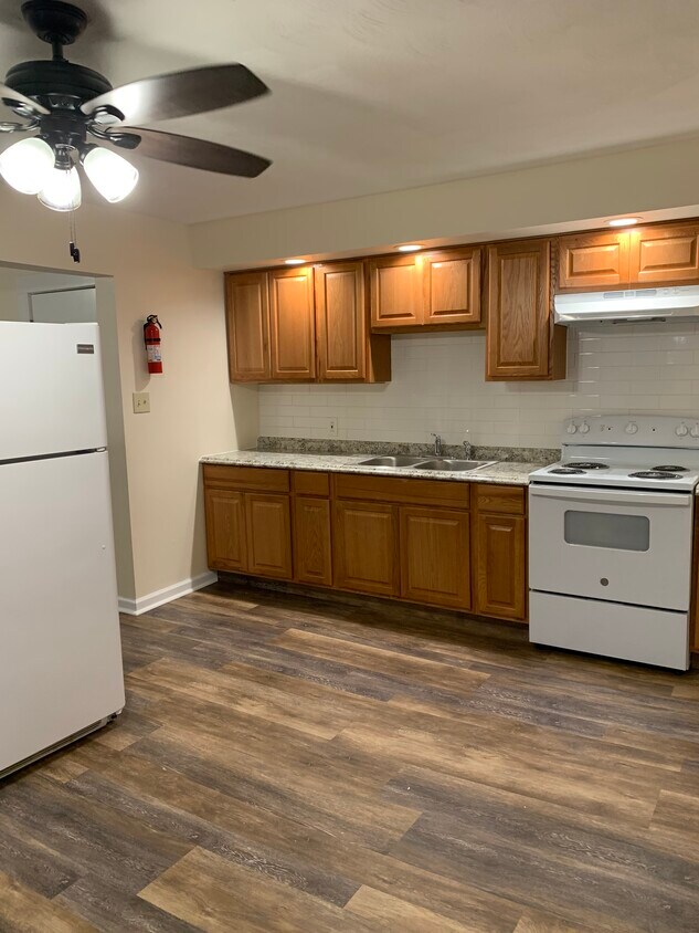 Foto principal - 709 S Blakely St
