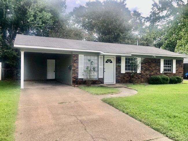 Building Photo - $500 OFF MOVE IN SPECIAL-SOUTH BOSSIER IN ...
