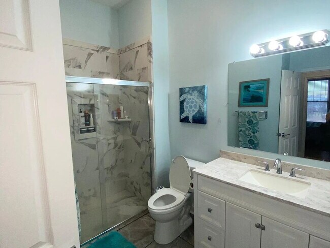 Foto del edificio - "Cozy Urban Retreat: Charming 1-Bedroom Oasis in Charlotte's Vibrant Arts District!"