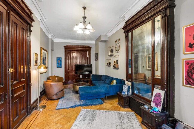 Foto del edificio - 576 Macon St