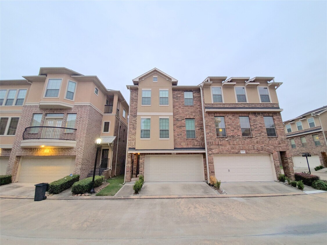 Foto principal - 8117 Silverton Creek Ln