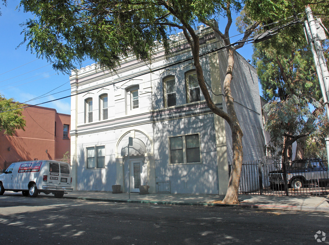 Foto del edificio - 18 Washington Ave