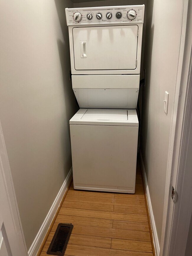 Foto del edificio - 2bed/2bath Townhome centrally located in Baltimore City!!