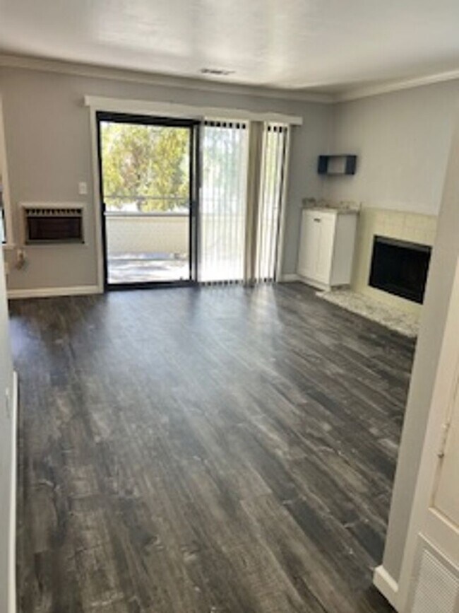 Foto del edificio - Charming 1-Bedroom Condo in a Serene Neigh...