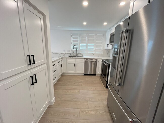 Foto del edificio - Beautiful 1 Bed 1 Bath In La Jolla