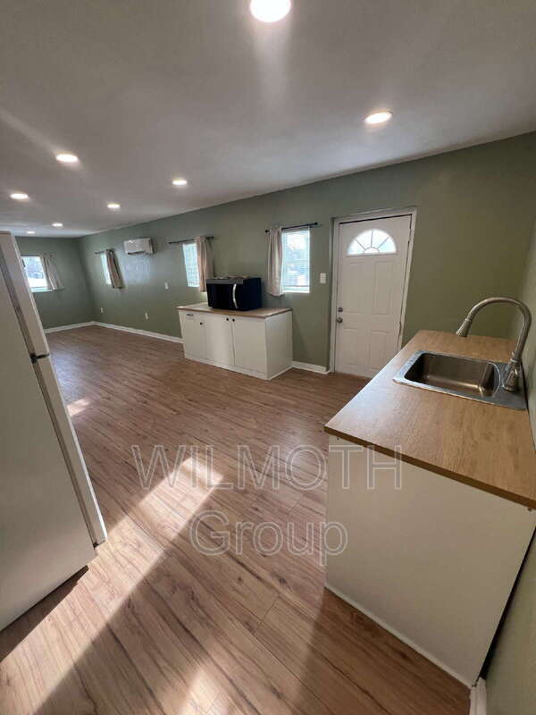 Foto del edificio - 2530 N Temple Ave