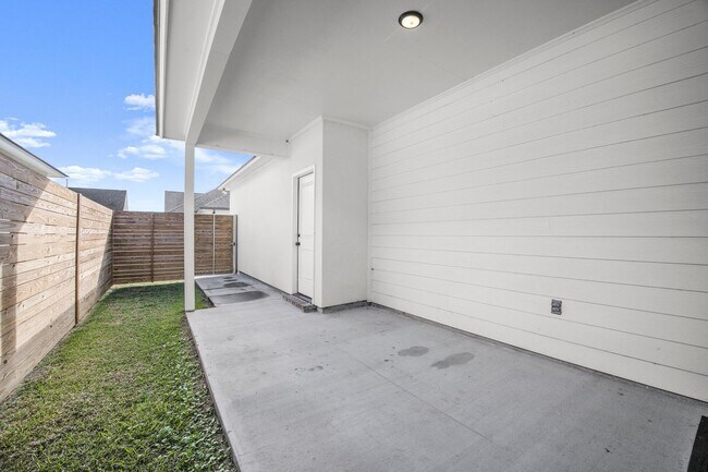 Foto del edificio - 4 bedroom, 2 bath home in the heart of Cen...