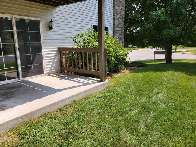 Foto del edificio - Pewaukee - Charming 2 Bedroom 2 Bath Apart...