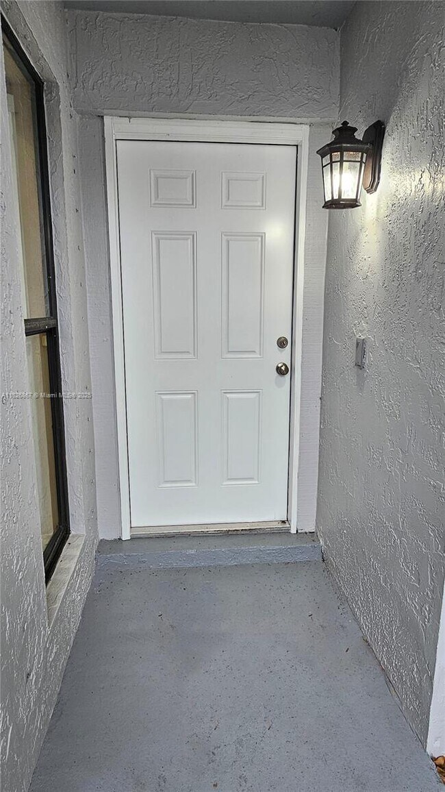 Building Photo - 8048 NW 41st Ct