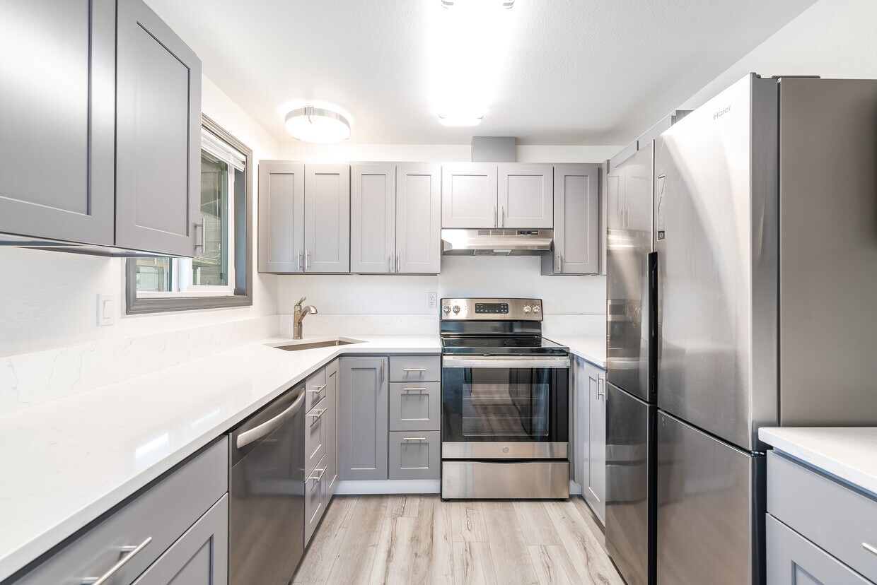 Foto principal - 9008 17th Ave SW