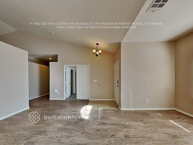 Building Photo - 2424 Carolina Ct