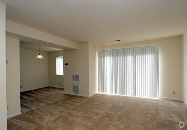 Building Photo - Rockburne Estates